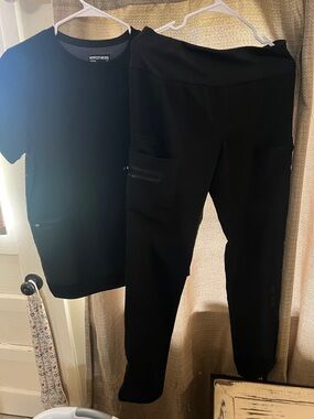 Women's Black Hypothesis Skinny Scrub set